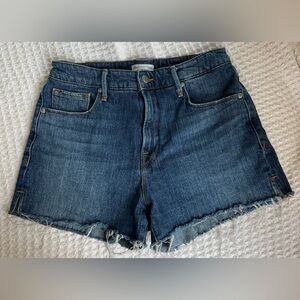 Good American cut off denim jean shorts. Size 8/29. EUC